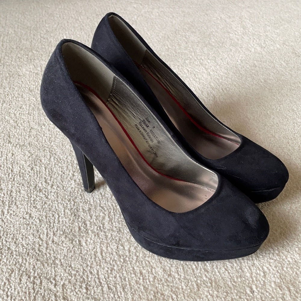 Black suede heels